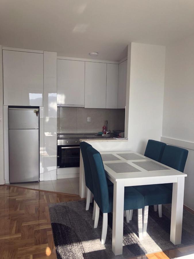 Apartman Victoria Lukavica Exterior foto