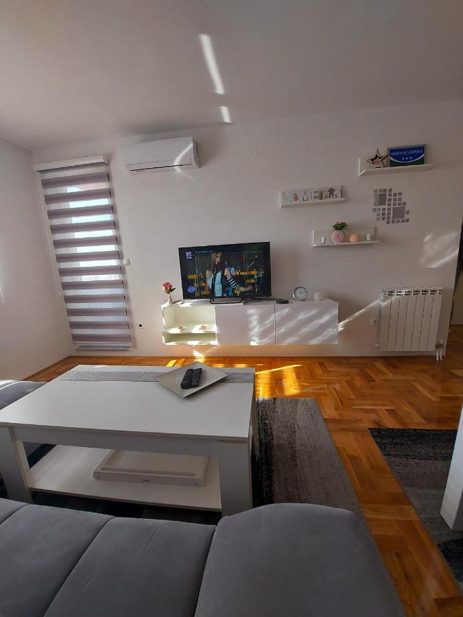 Apartman Victoria Lukavica Exterior foto