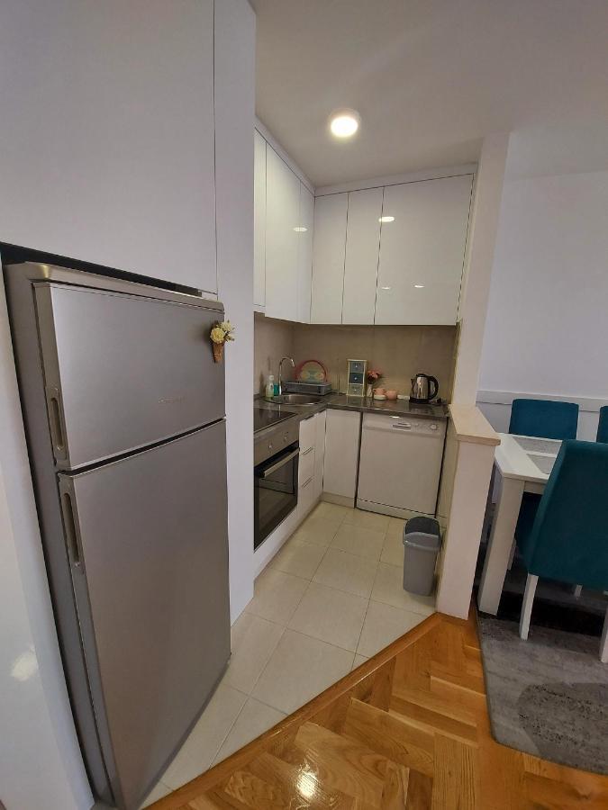 Apartman Victoria Lukavica Exterior foto